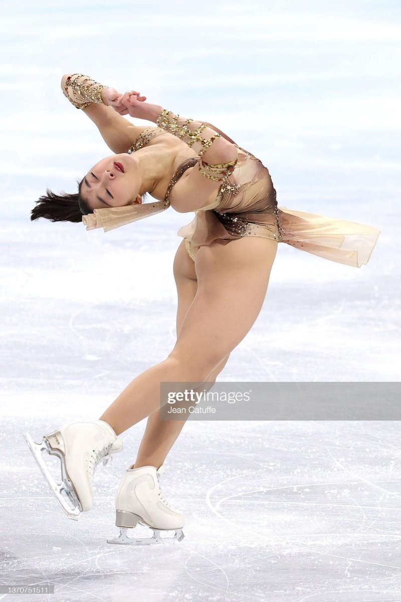 Каори фигуристка