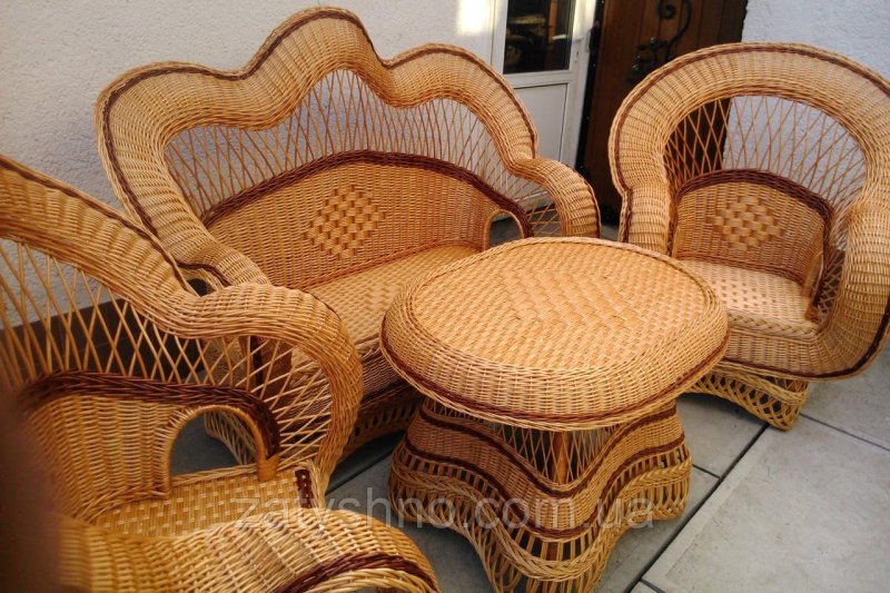 Красивая плетеная мебель