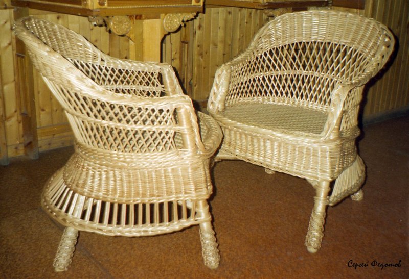 Кресло плетеное из лозы