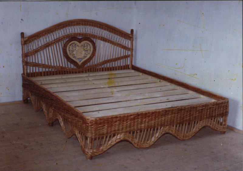 Кровать из лозы