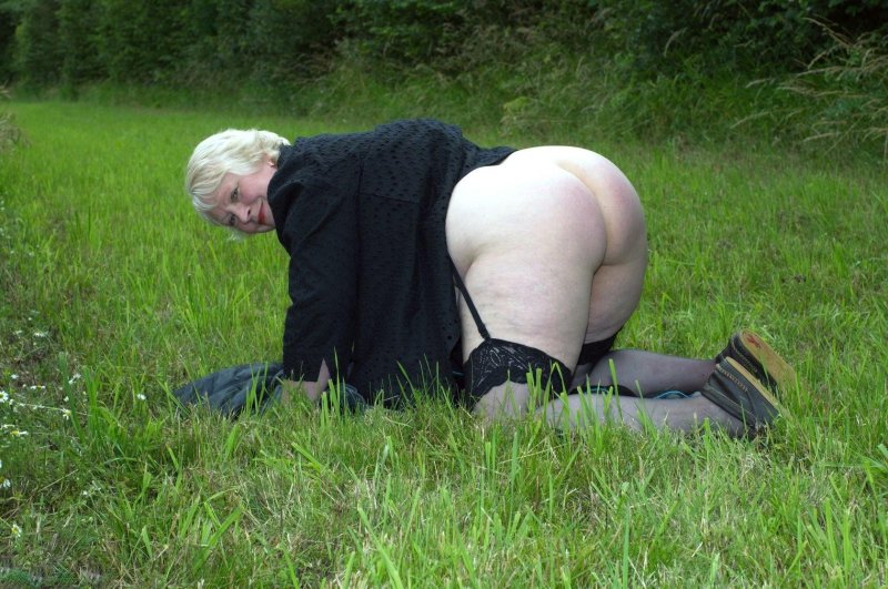 Голые толстые бабы на природе