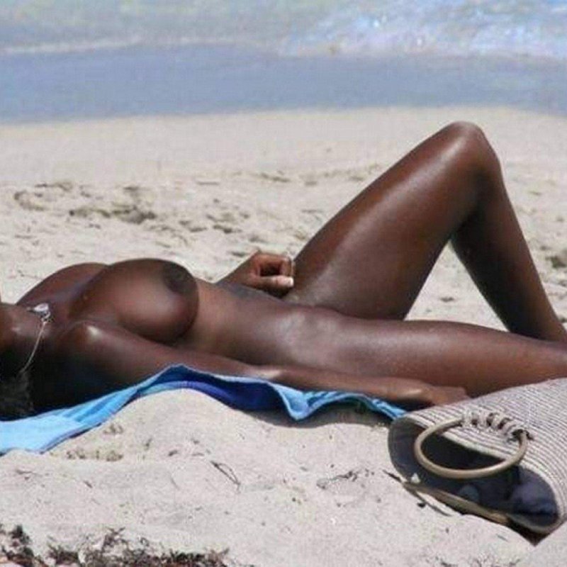 Темнокожая женщина