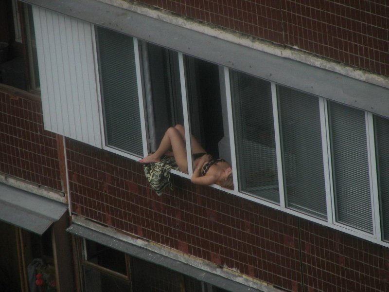 Любительское ню на балконе