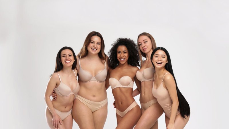 Голые женщины разных национальностей