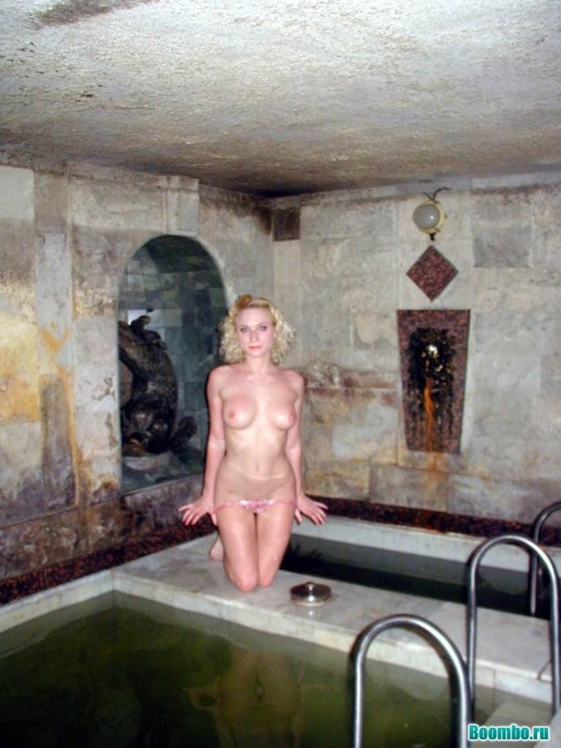 Бассейн в сауне