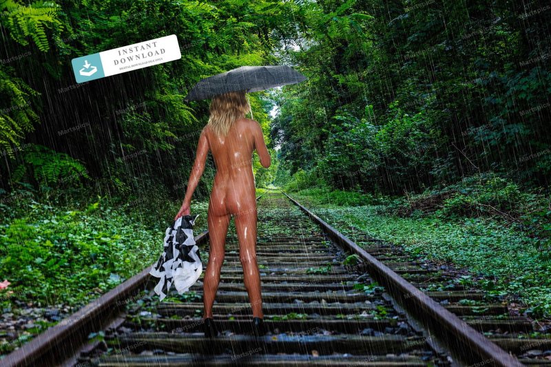 Девушки бегают голышом