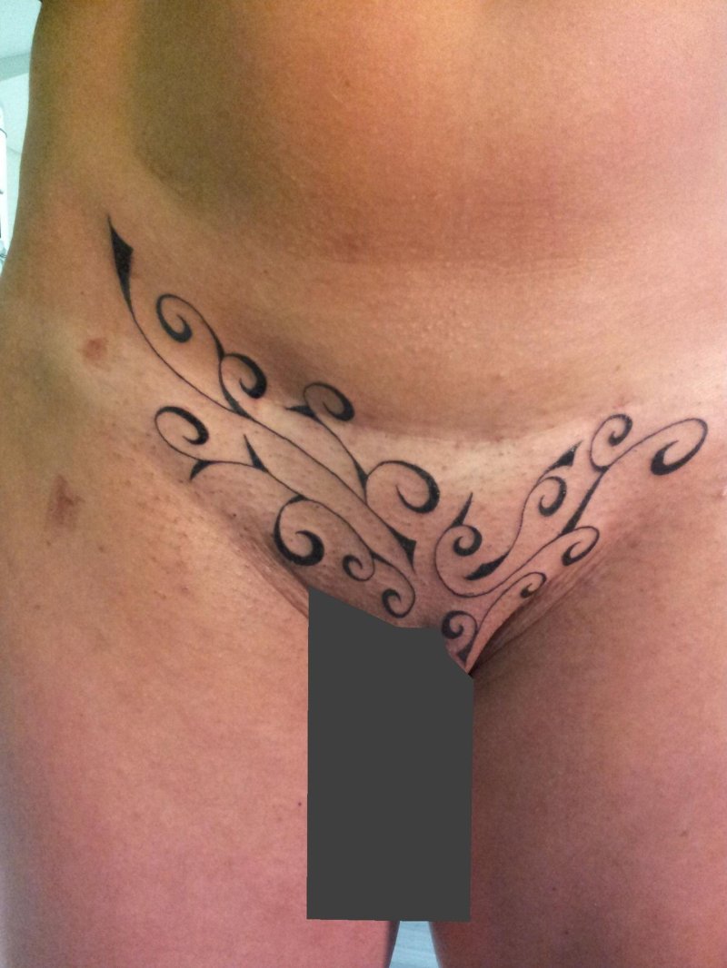Интимные тату женские
