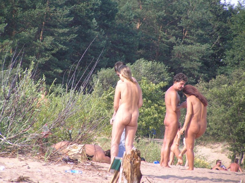 Нудисты голые