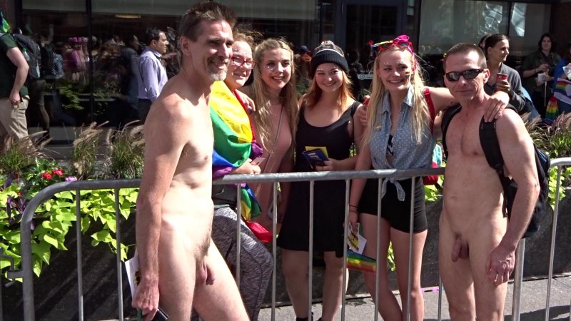 Парад голых мужчин и женщин