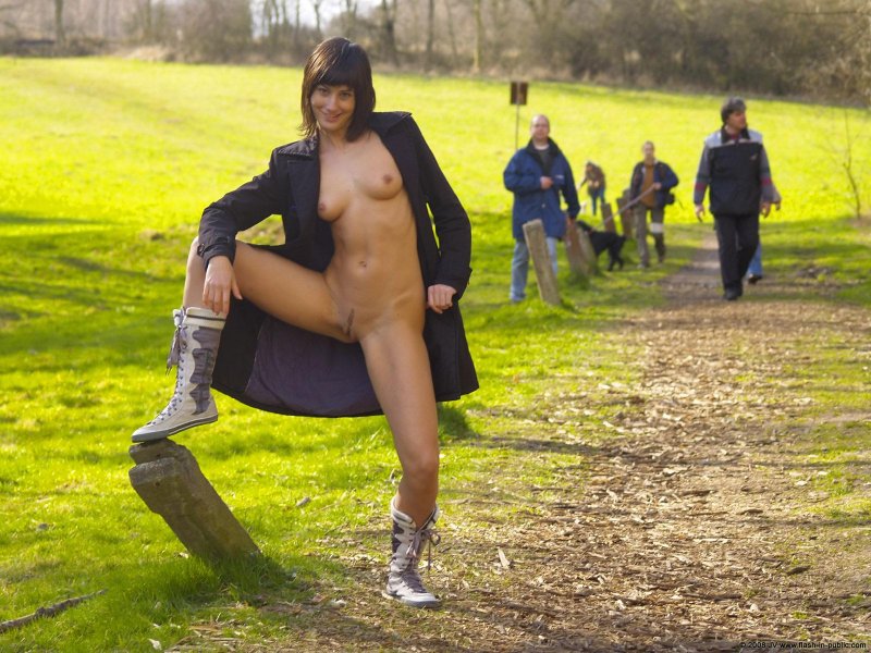 Катька эксгибиционистка