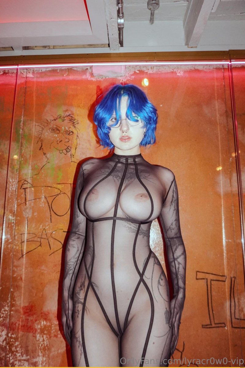 Откровенная девушка