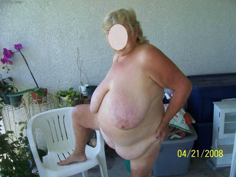 Старые женщины с большими