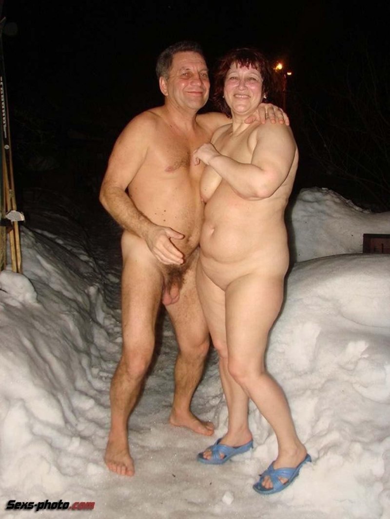 Голые семейные пары в бане