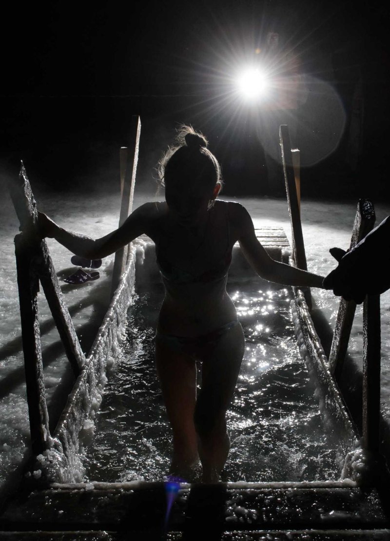 Крещенские купания ню