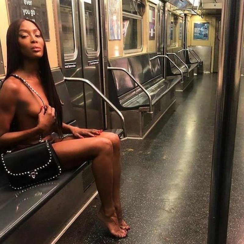 Наоми кэмпбелл в метро фотосессия