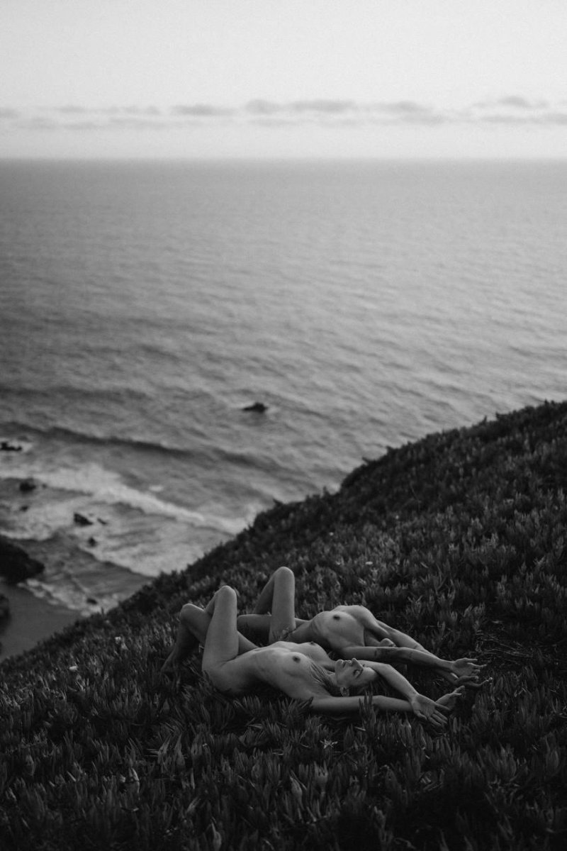 Ню красивая