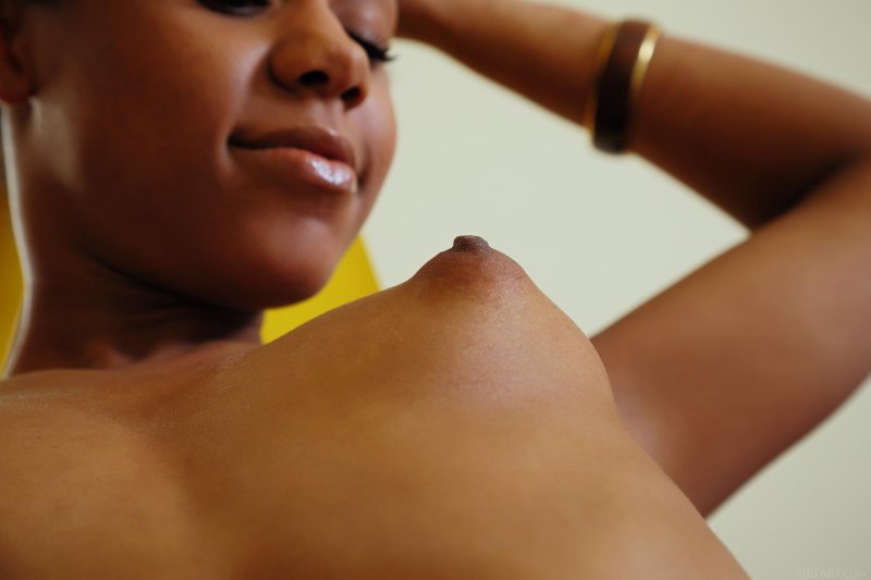 Эбони ниплс