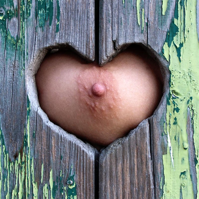 Дверь с сердечком