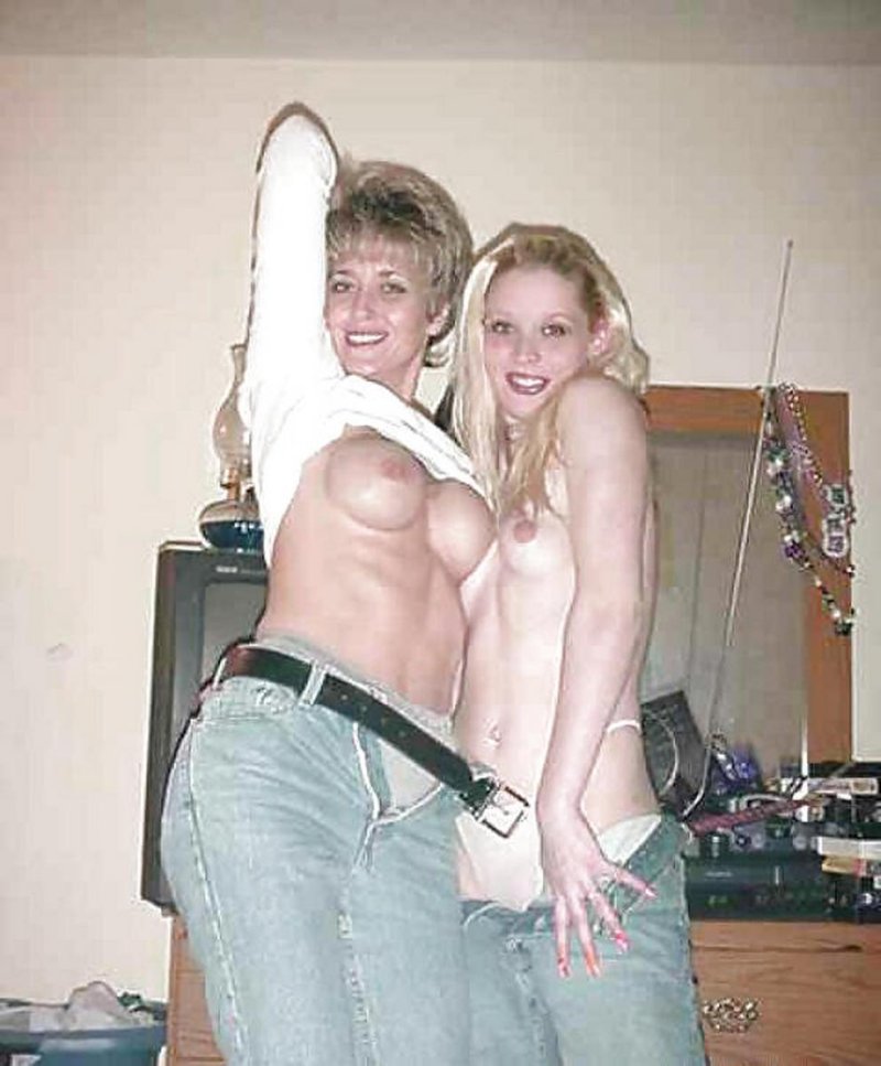 Голая мамочка