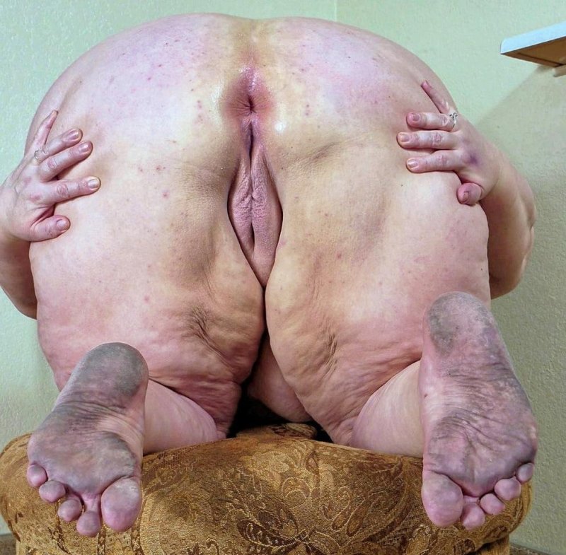 Анусы очень старых бабушек