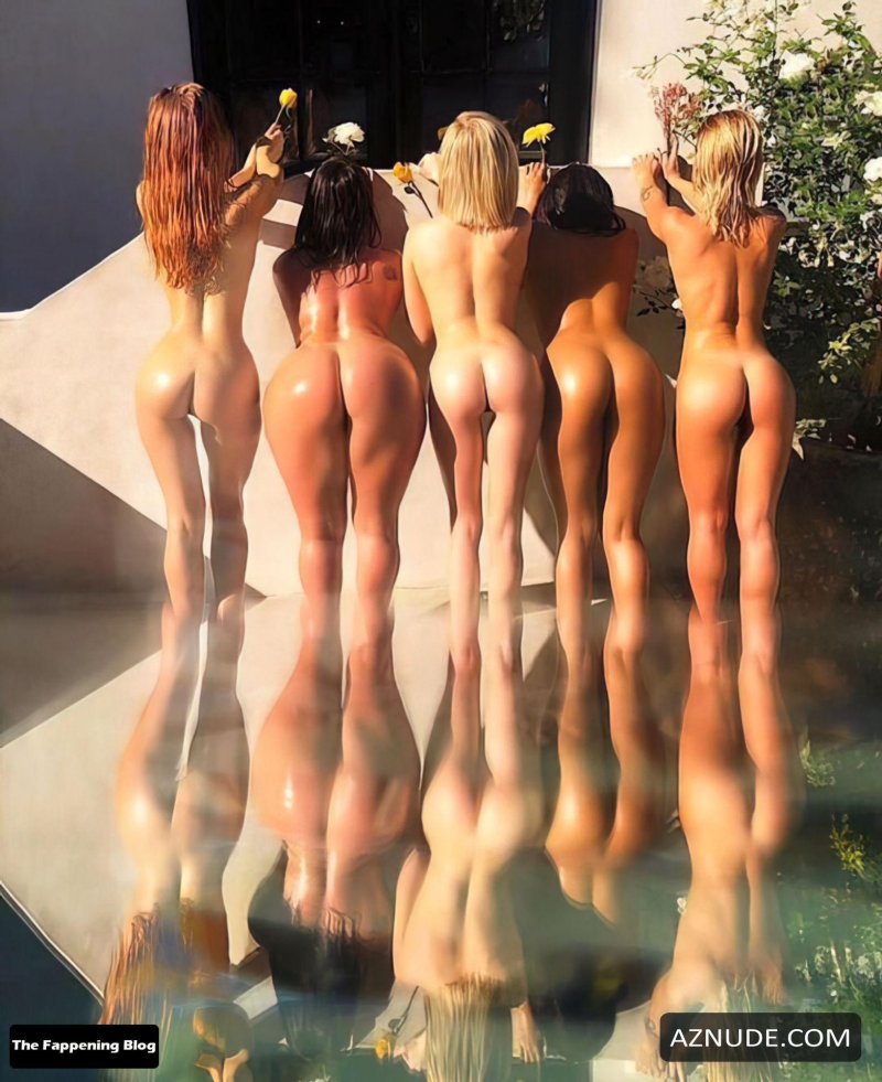 Голая Ashley Tervort в бассейне