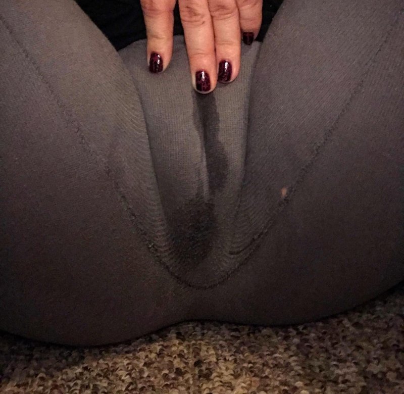 Девушка кончила в лосины