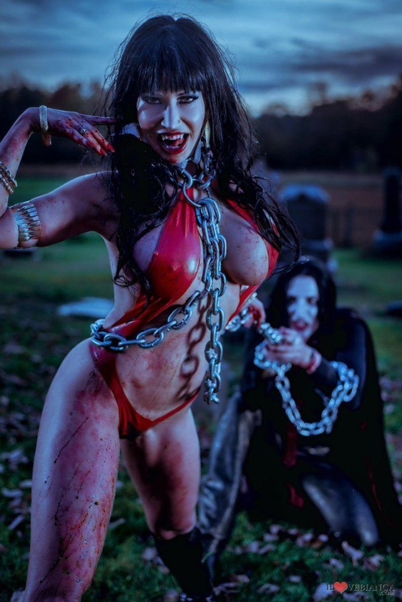 Сексуальная вампирша