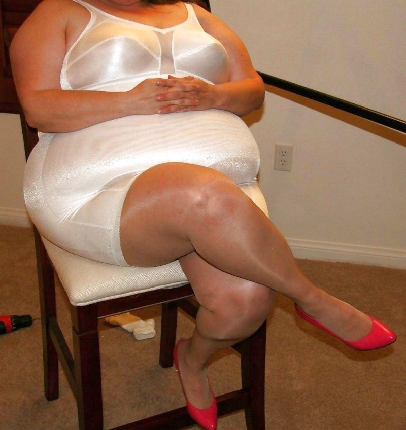 Зрелые толстушки в панталонах