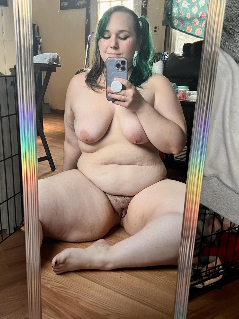 Феминистка бодипозитивщица