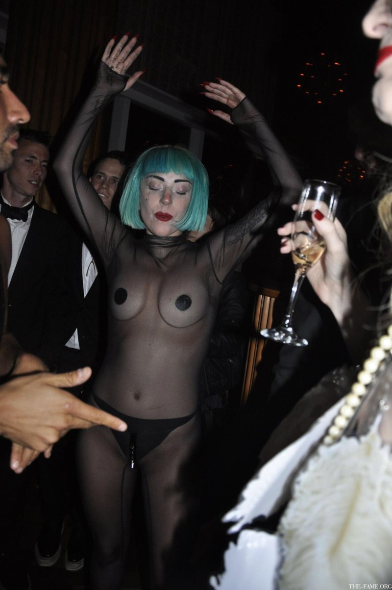 Леди гага грудь