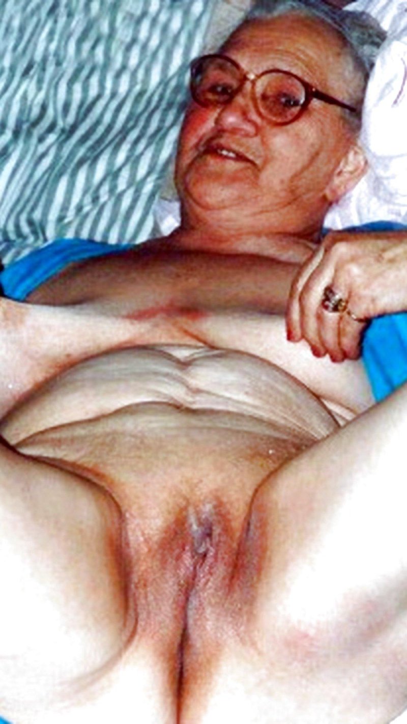 Очень старые голые бабки