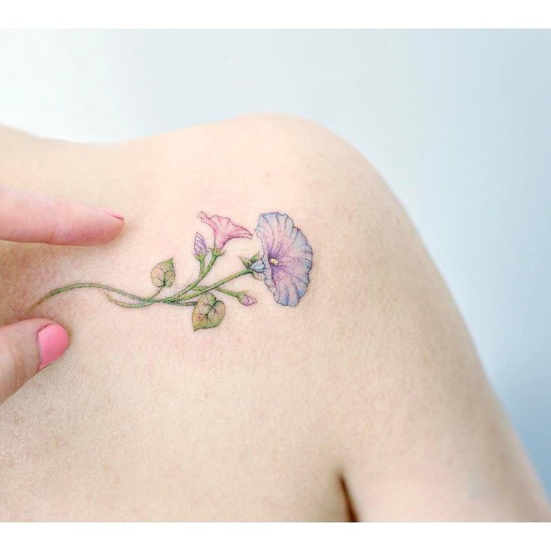 Нежные тату для девушек