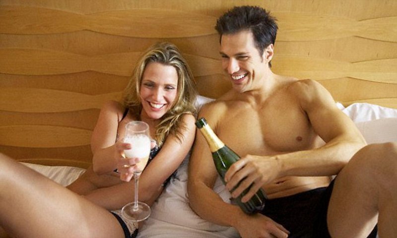 Мужчина развлекается