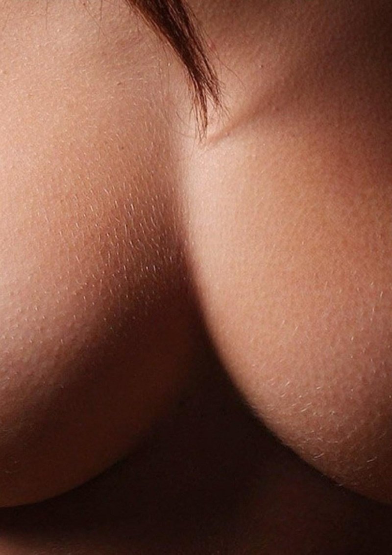 Голые женские сиси