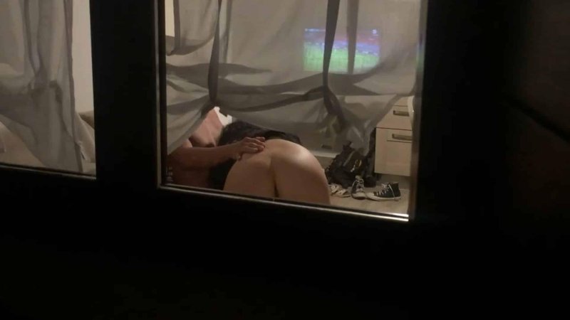 Подглядывание в окна