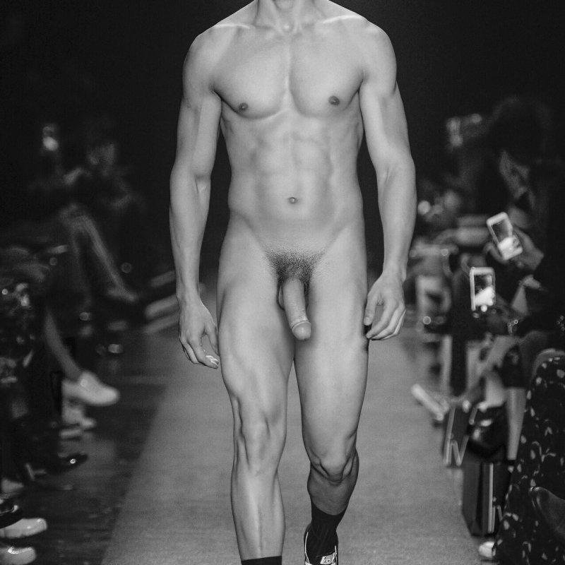 Показ мод голые мужчины