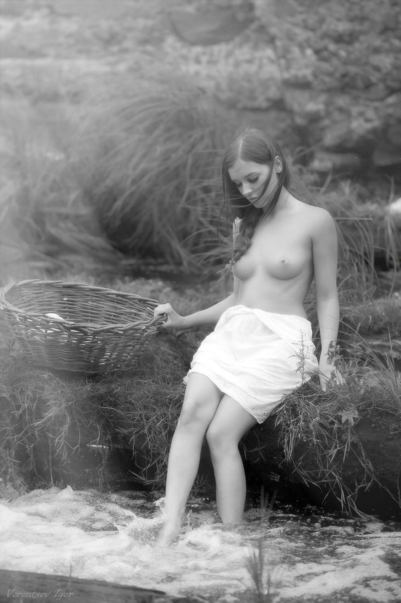 Голые бабы на речке