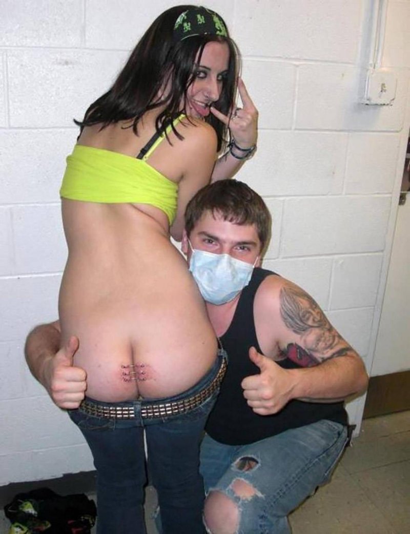 Врач в маске