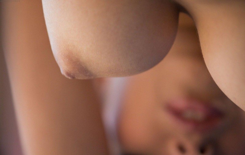 Маленькие сисечки в мурашках