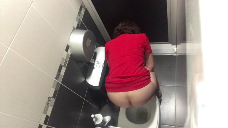 Скрытая камера женский туалет