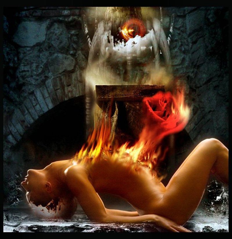 Огненные голые женщины