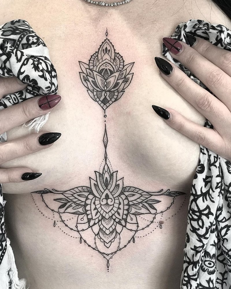 Тату для девушек под грудью