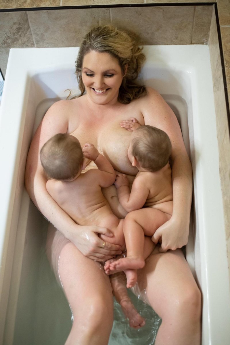 Голые мамочки с детишками