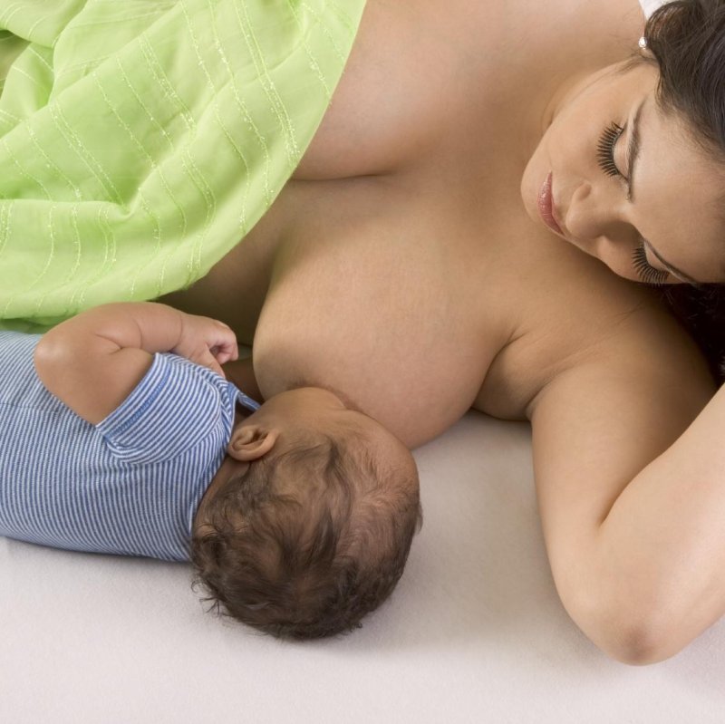 Красивое кормление грудью