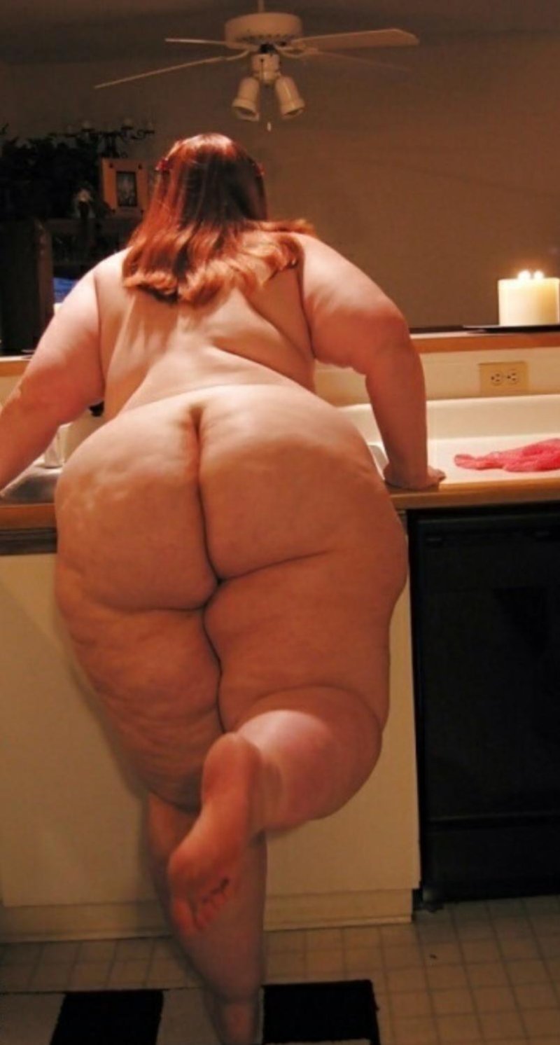 Огромная жирная женщина