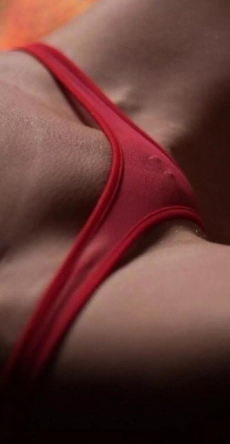 Красивые лобки в стрингах