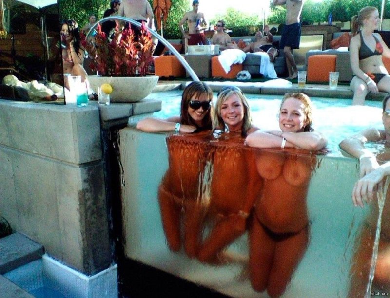 Прикольные голые телки