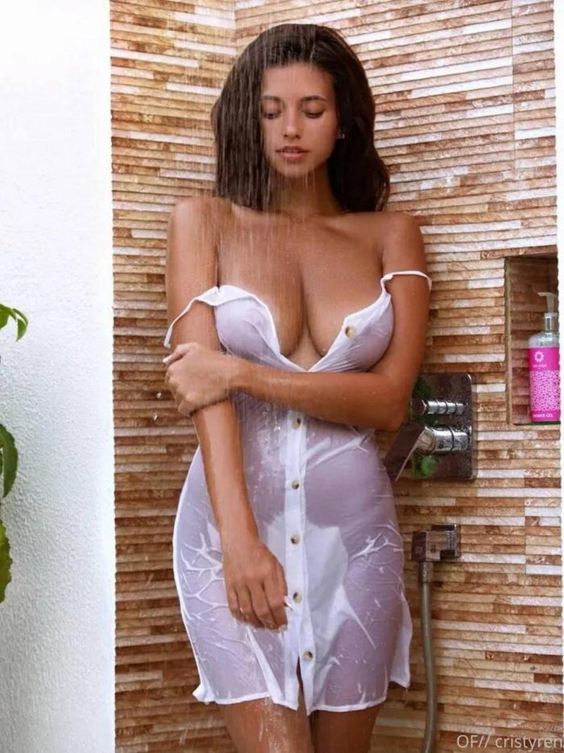 Голые красотки на природе