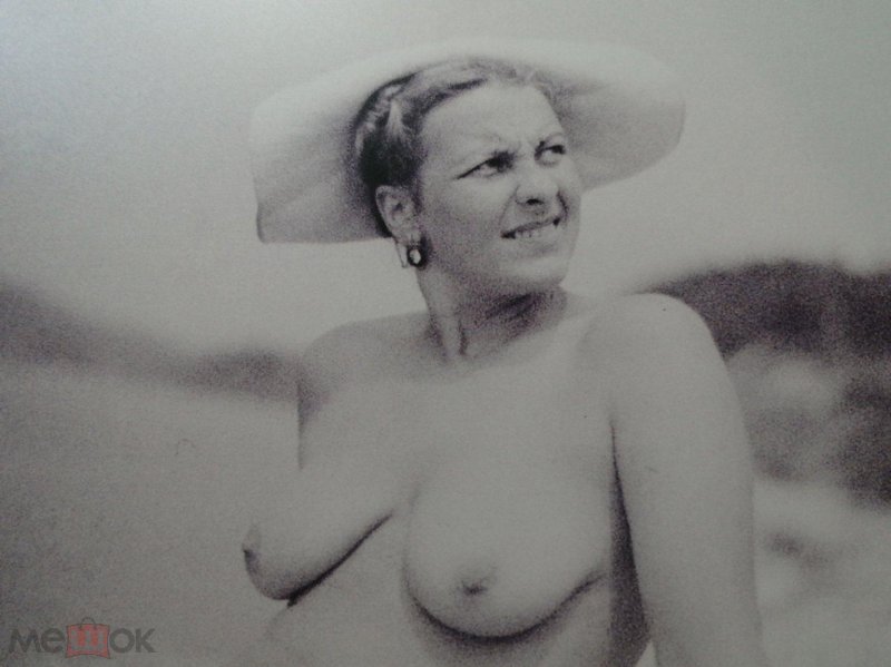 Нудистка с мальчиком ретро