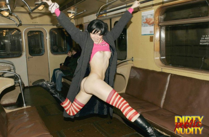 Голые в общественном транспорте